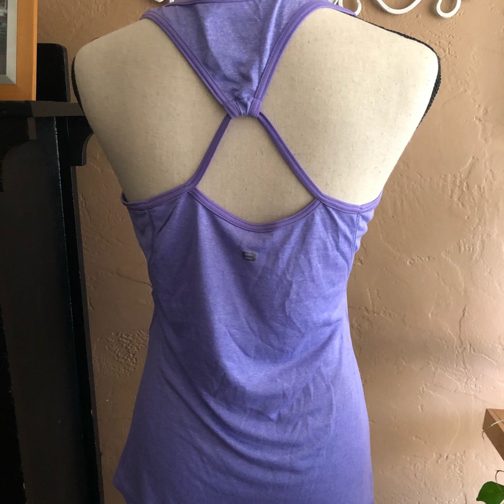 Workout top - Picture 3 of 4